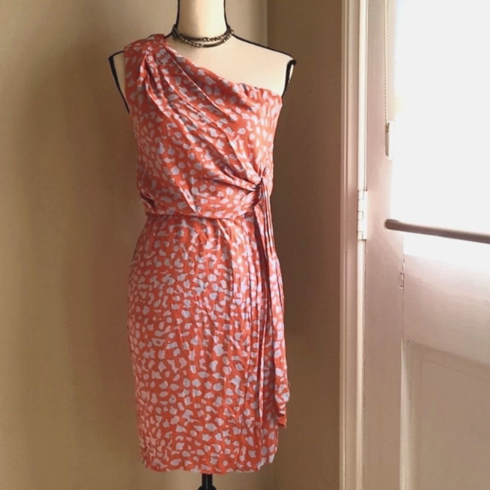 Diane Von Furstenberg Vibrant Off Shoulder Silk Lycra Blend Dress sz 4 in Coral